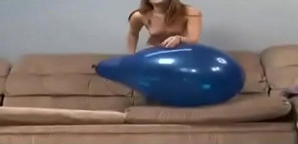  Blue balloon bounce
